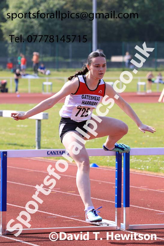 Womens Under-20s 400 metres hurdles, 2024 North Eastern Track and Field Champs., Middlesbrough.  Photo: David T. Hewitson/Sports for All Pics